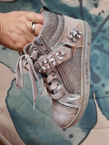 Tenisky s kamínky, baťa,33