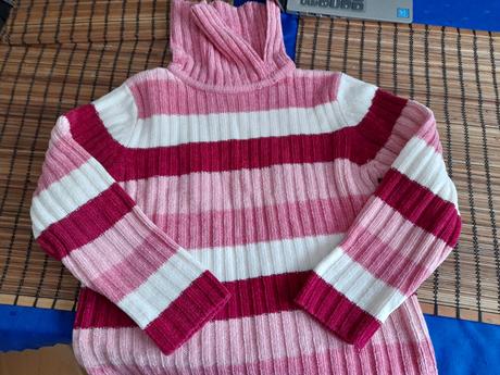 Pulovr svetr rolák pruhovaný, 122