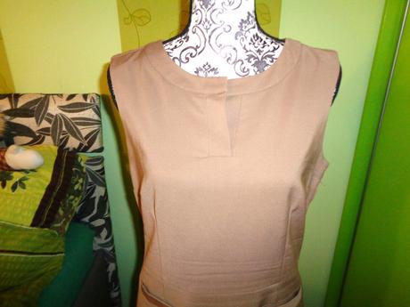 Luxusní hnědé elastické pouzdrové šaty, orsay,42