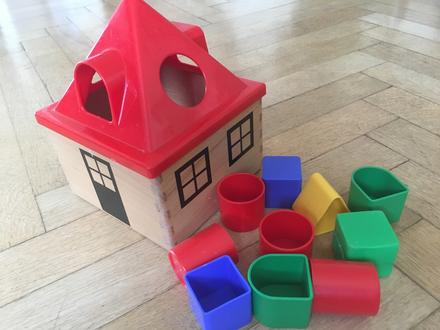 Dřevěný domeček vkládačka,