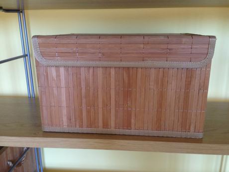 Pokojik pro mimi-kolebka leander,kreslo+policeikea,