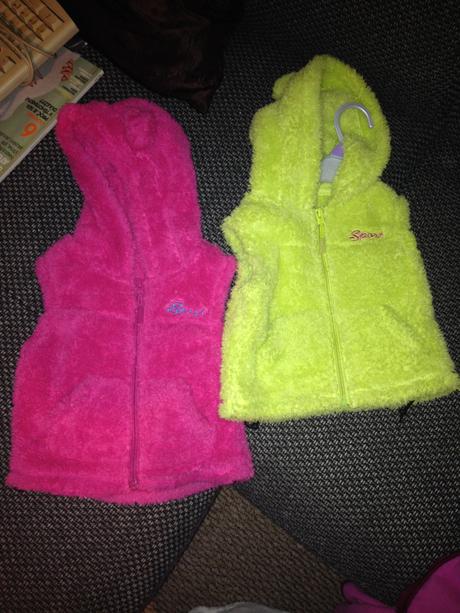 Vesty chlupatkové - již jen jedna, 74