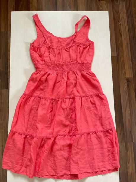 Nové šaty s vadou/ťupkou a povoleným švem, vel xs/, xs