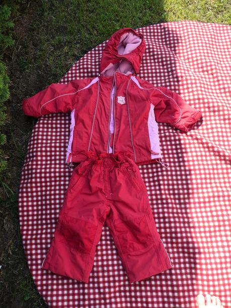 Cervena zimni souprava, tcm,86