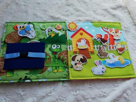 Quiet book se sekačkou, 