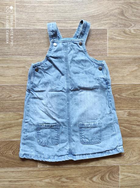 Džínové šaty, 86