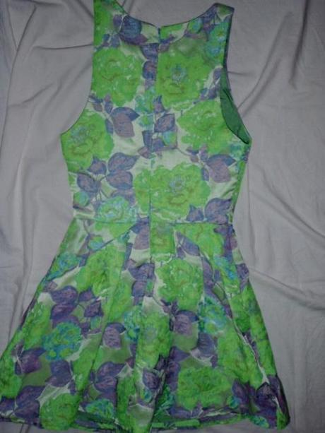 Luxusní zelené květované šaty, 170