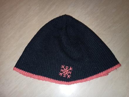 Černá čepice s vločkou cca 11 - 15, 158