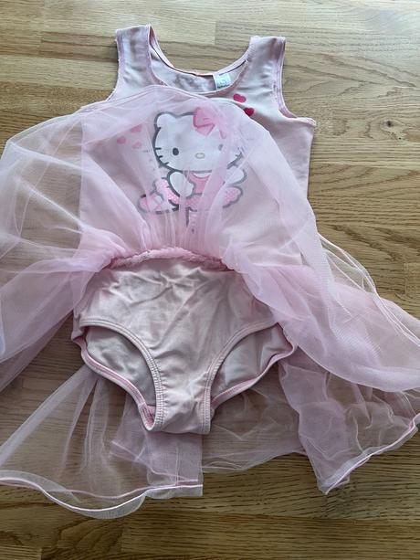Trikot & dres hello kitty h&m vel.110/116, 110