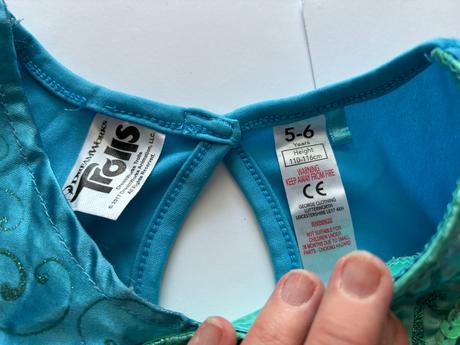 An14/ kostym šaty trollové - v.5/6 let,