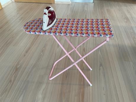 Dětské žehlící prkno a žehlička, 