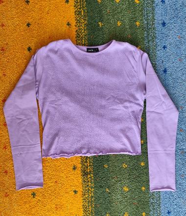 Fialková halenka s žebrováním, 146