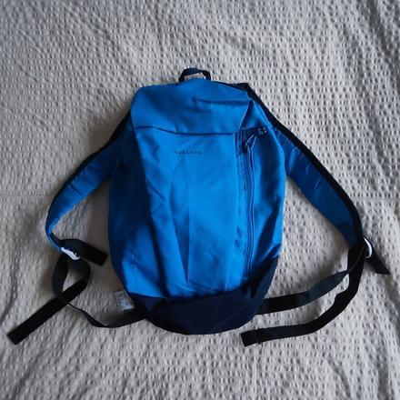 Malý batoh quechua 10 litrů, 