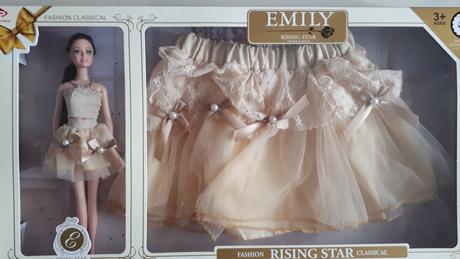 Panenka "barbie" se stejnou sukýnkou pro holčičky,