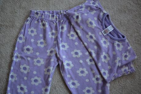 Kytičkované pyžamko, tu,86