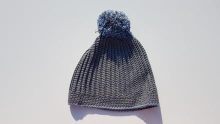 G494chlapecká háčkovaná čepice s bambulí v.110-116, 110