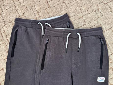 Tepláky- 2ks, reserved,146