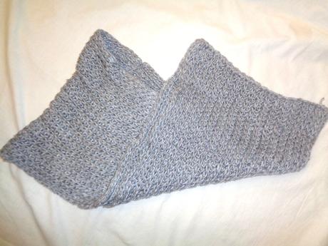 Krásná šedostříbrná spojená šála, 