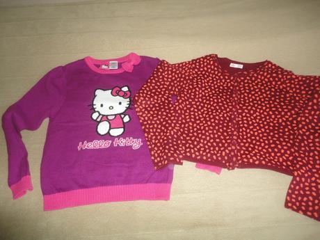 Krásný svetřík hello kitty, vel. 7 let, 122
