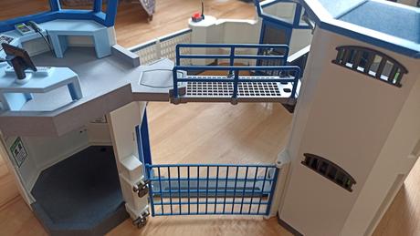 Policejní stanice playmobil,