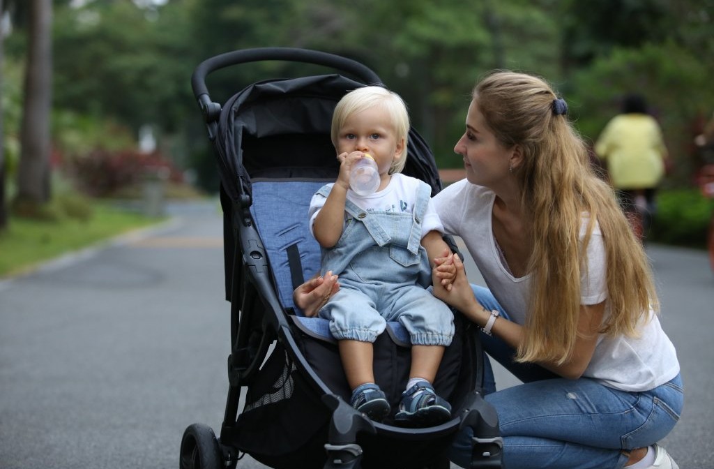 Jak ochladit dítě během horka.