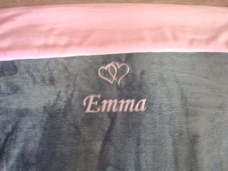 Deka s výšivkou jména na přání-více barev a obrázk,