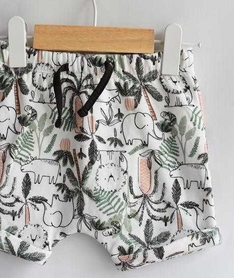 Kraťasy vel. 3 - 6 m, matalan,68