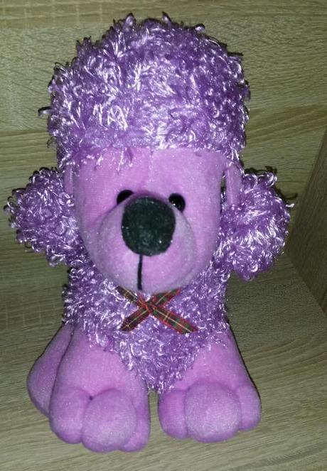 Fialový pejsek pudl výška 26 cm,