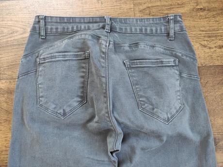 Dámské džíny, 42