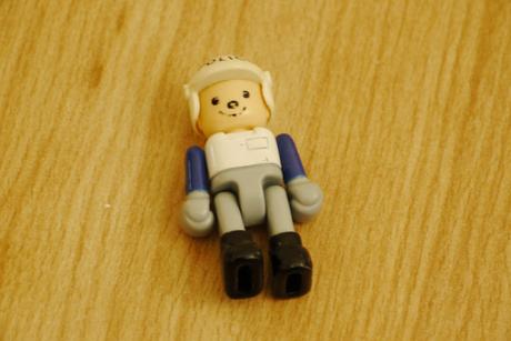 Maly policista figurka, 