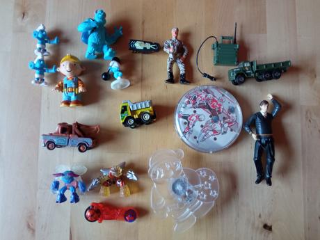 Drobné plastové hračky, 