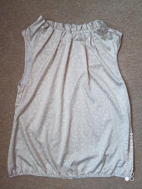 Halenka zn."manguun collection" vel."l", l