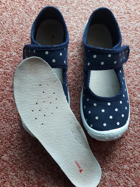 Dívčí tenisky, 32