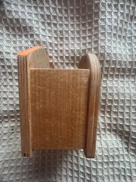 Stojánek na tušky/pastelky,