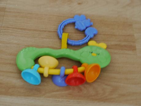 Hracka  na kocarek nebo autosedacku- fischer price, 