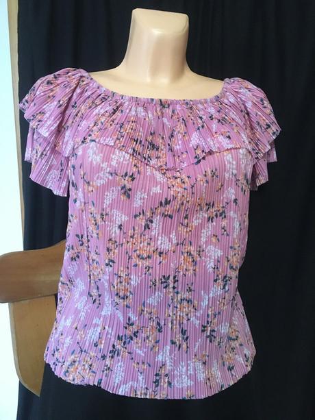 Vel. 38 světle růžový top s volánem, 38