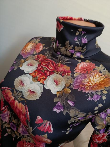 Květinkové šaty, zara,m