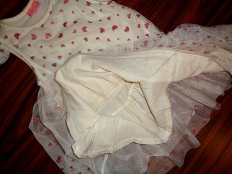 Bílé tylové šaty - stříbrnorůžová srdíčka, kiki&koko,98