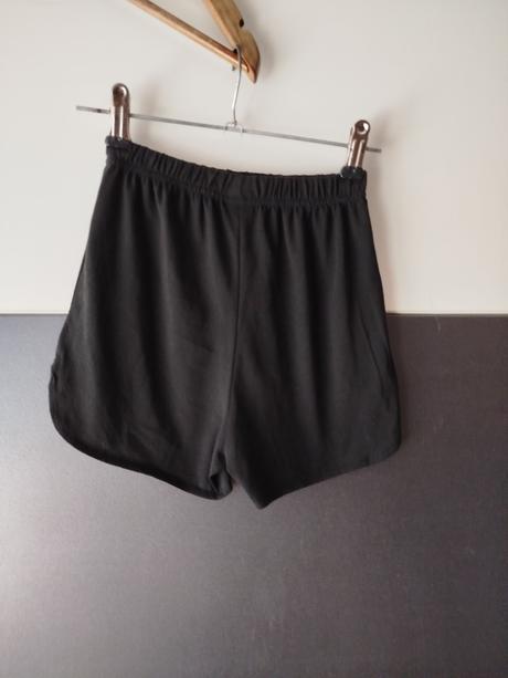 Kraťasy zn. shein vel.122, 122