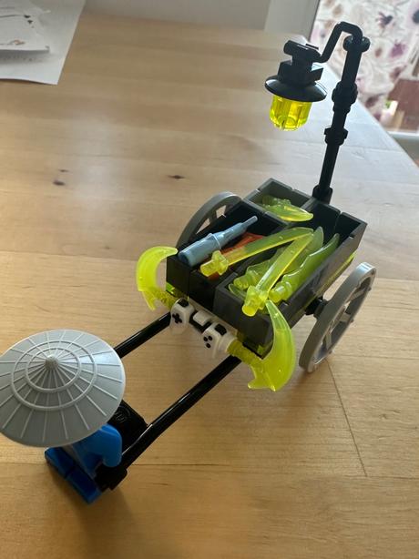 Lego merchant avatar jay 30537,