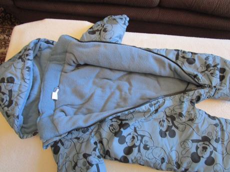 Velmi pěkná modrá zimní kombinéza s mickey mousem, disney,74