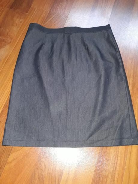 Antracitova sukně vel 36/38, 36