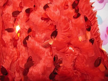 Krásná červená zajímavá sukně, 92