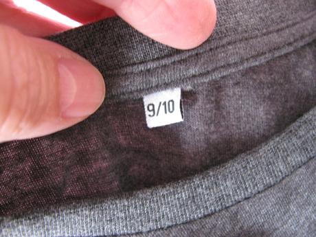 Tmavě šedé tričko s nápisem s flitrů, 140