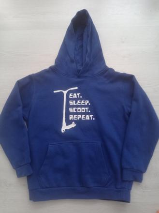 Mikina s koloběžkou 140,146, 146