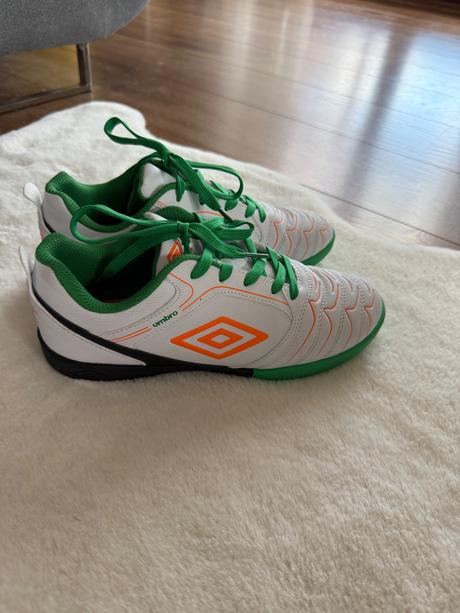 Sálovky, umbro,38