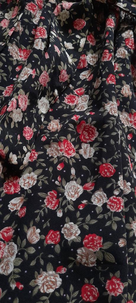 Květované šaty s vázacím páskem, l