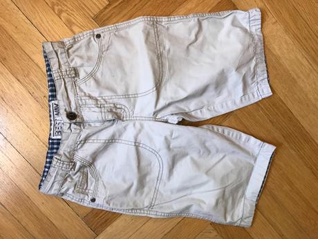 Kraťasy bermudy, 128