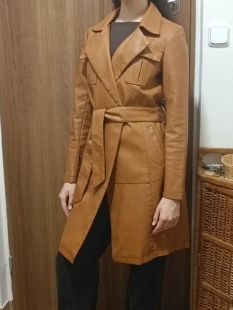 Koženkovy kabát, gate,34