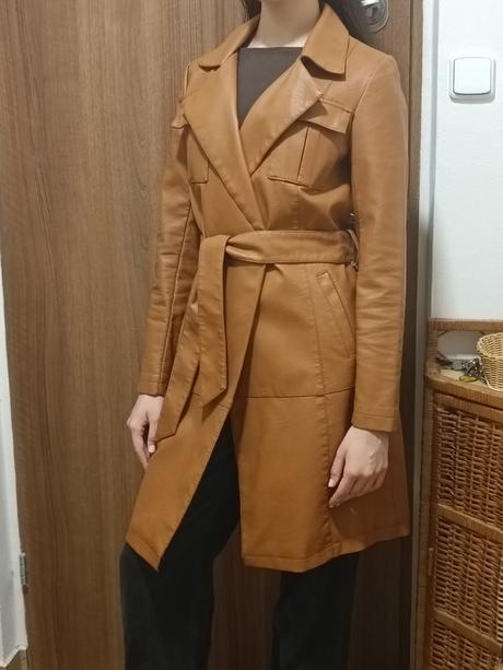 Koženkovy kabát, gate,34